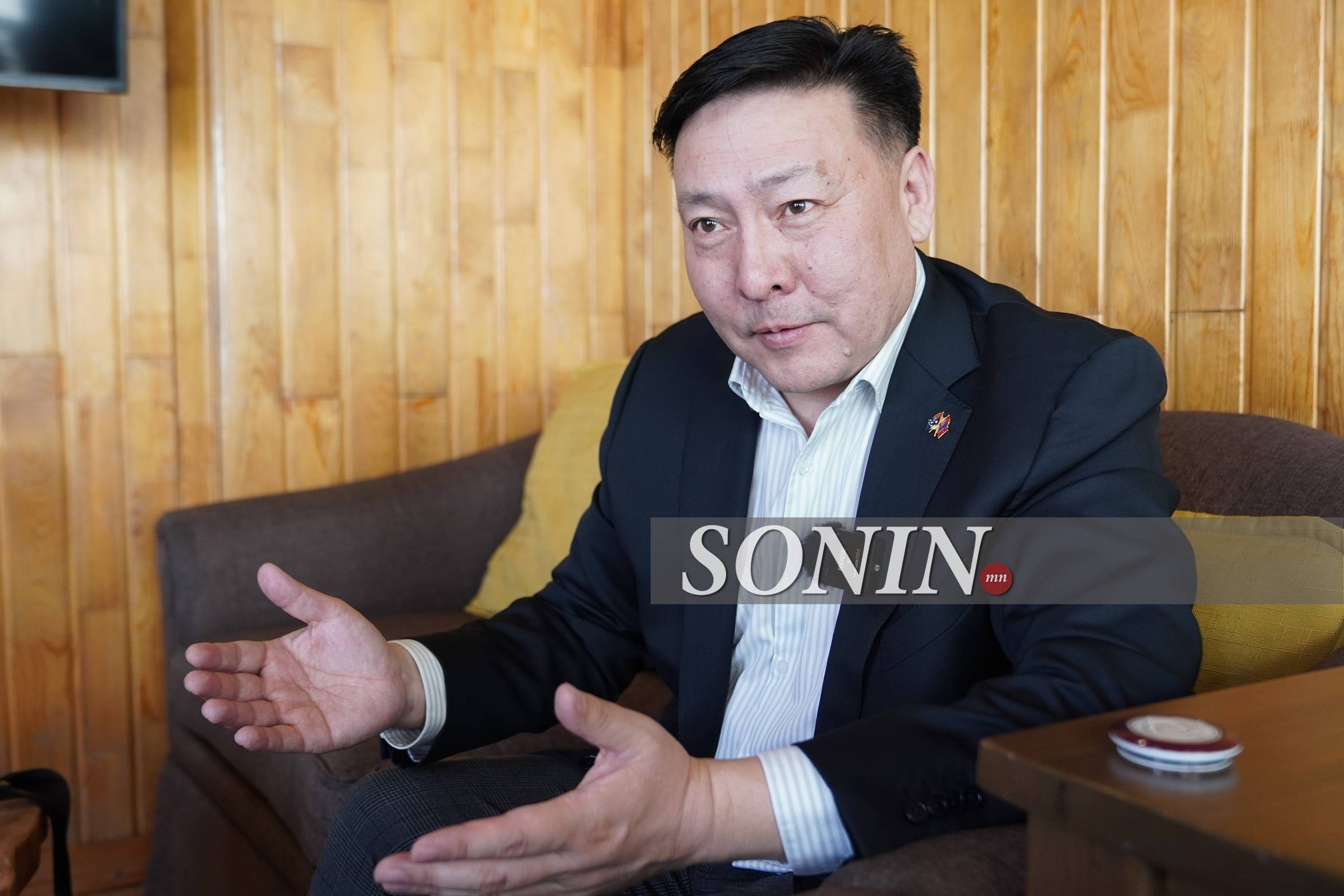 Ж.Батзандан: Иргэдийн олонхи өлөн зэлмүүн амьдарч өдрийн цай хоолоо арай чүү хүргэх боллоо