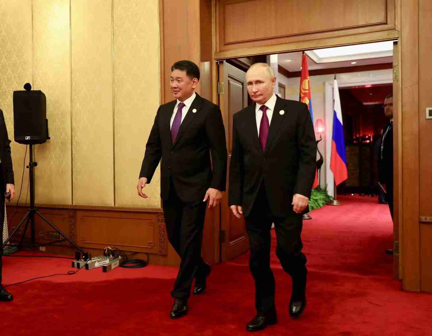 Ерөнхийлөгч У.Хүрэлсүх ОХУ-ын Ерөнхийлөгч В.В.Путинтай уулзав