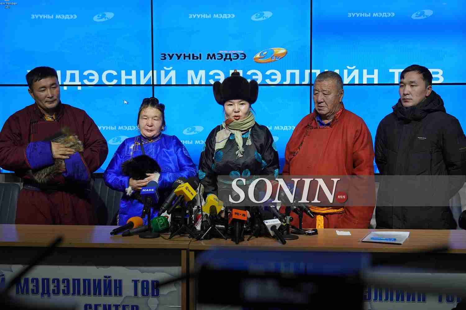 Н.Өнөрөө маань мөнгө угаадаг байсан бол юу гэж аав, ээж нь банкны зээлтэй байхав дээ гэв