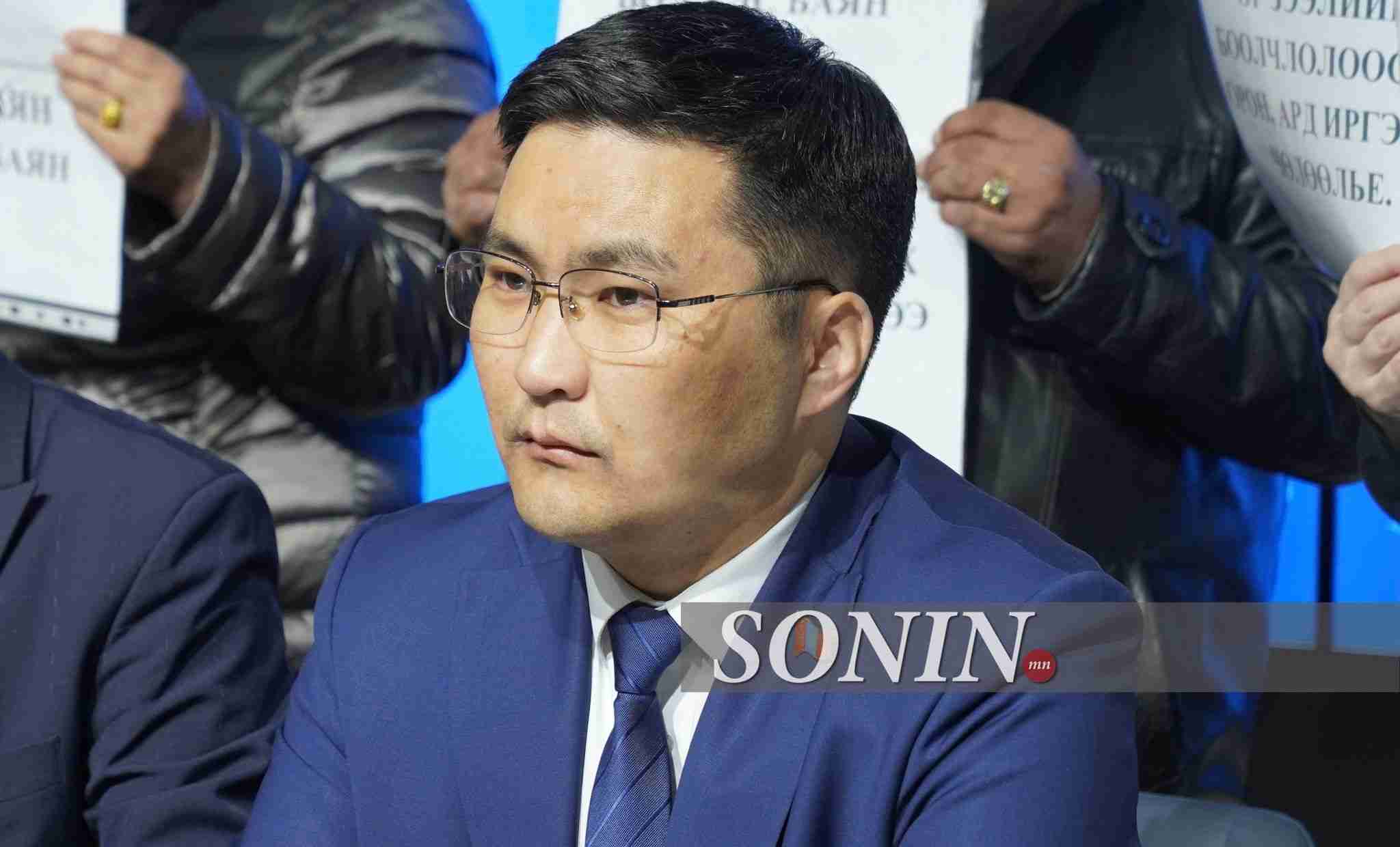 Монголчууд үр хүүхдийнхээ хэрэгцээг хангаж чадахгүй болтлоо ядуурсан гэв