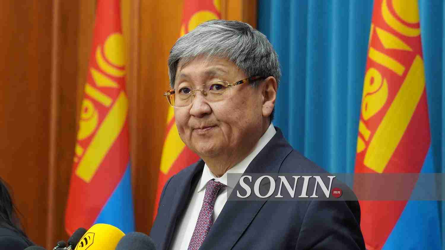 Ч.Хүрэлбаатарыг Монгол хүн мөн эсэхэд Увс аймгийнхан ч эргэлзэж эхэлжээ