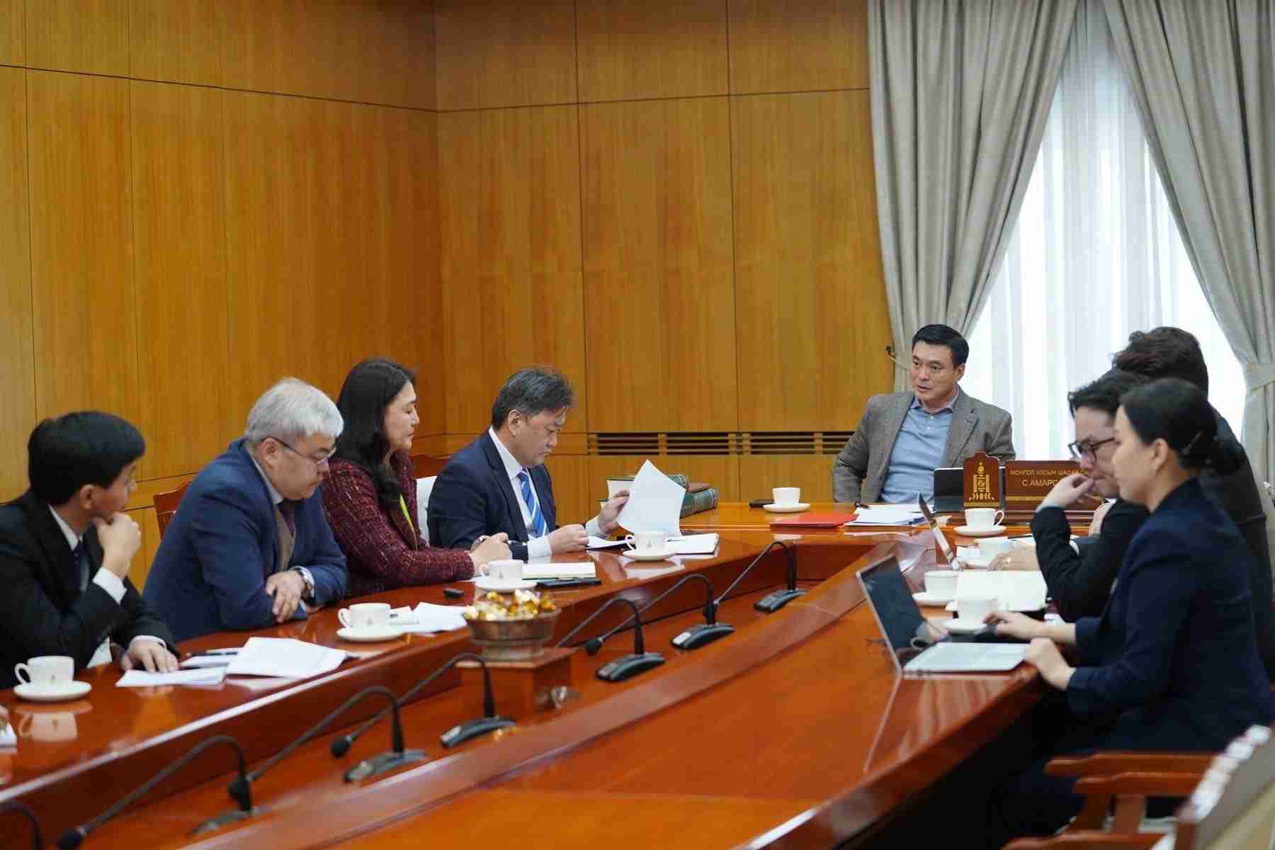 Малчдын зээлийн эргэн төлөлтийг 6 дугаар сар хүртэл хойшлуулахаар зөвшилцөлд хүрлээ