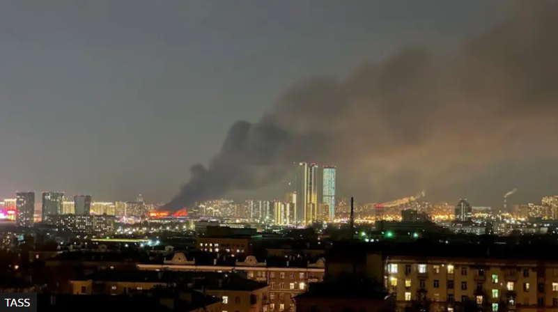 Москвагийн концертын танхимд халдлага үйлдсэний улмаас 60 гаруй хүн амиа алджээ