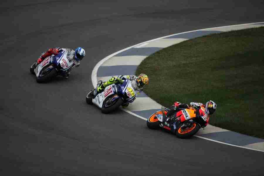 Тэрбумтан Жон Мэлоун MotoGP-ийг худалдаж авна