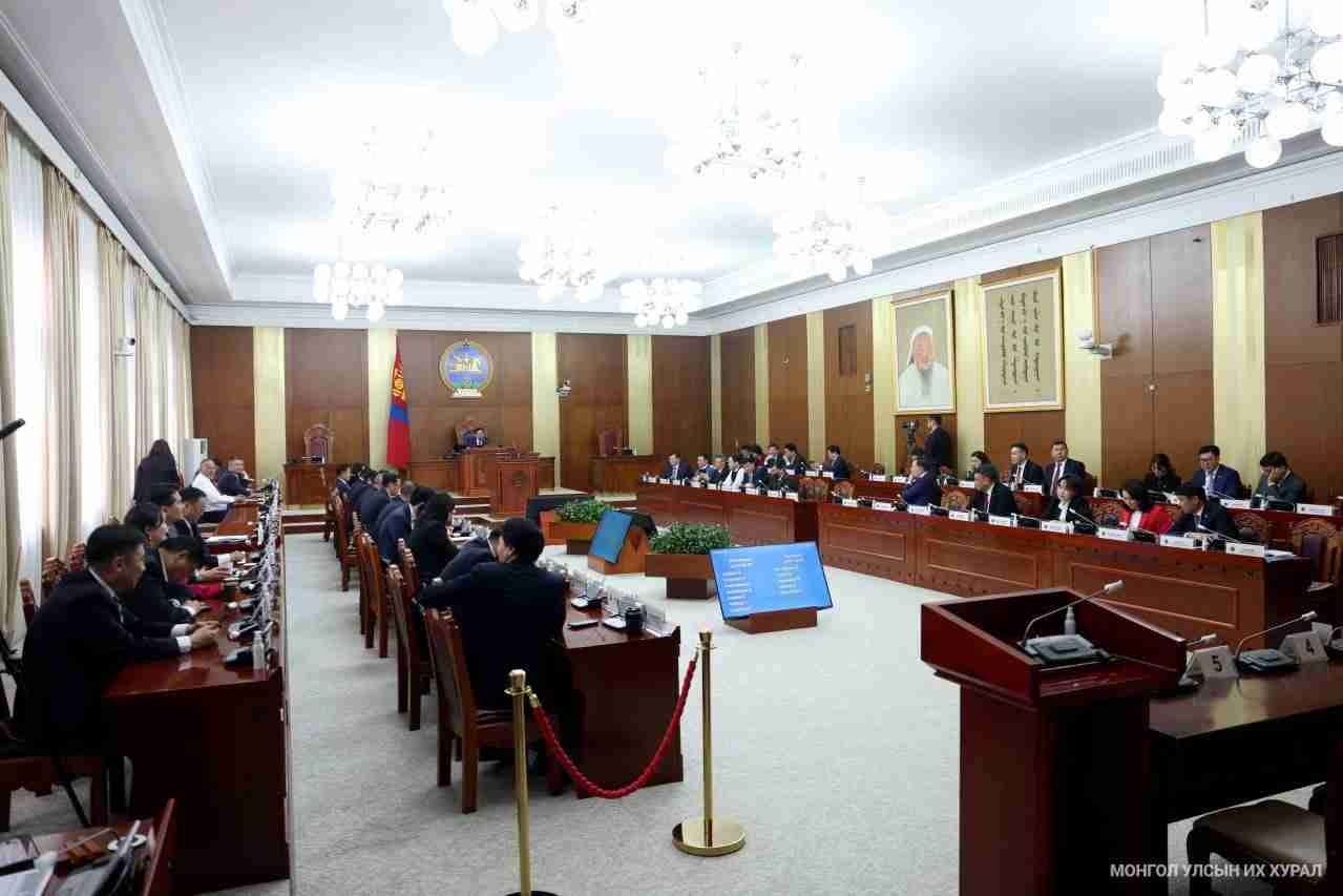 Монгол хүн хог буртгаа хоймортоо залдаггүй