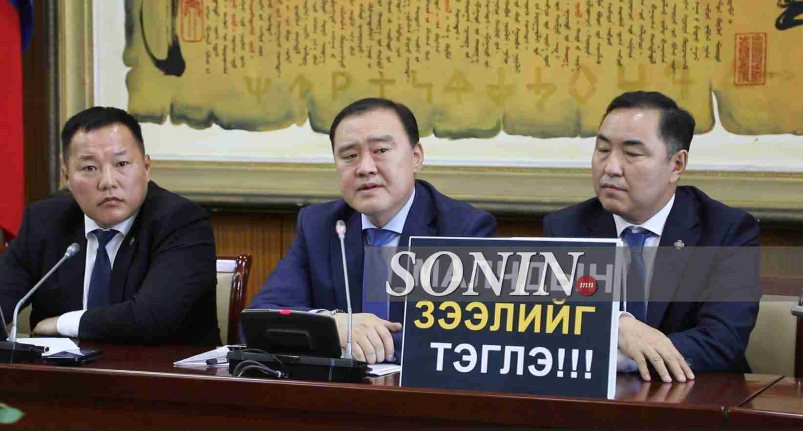 Лу.Гантөмөр: Ялагдаагүй Ерөнхийлөгч Х.Баттулгыг, Хэлмэгдсэн Ерөнхий сайд Н.Алтанхуягийг АН нэр дэвшүүлж байна