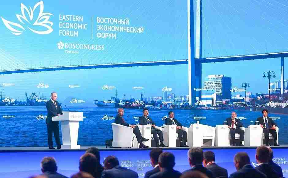 EEF-ын үеэр В.Путин түншүүдээ баталгаажуулахыг эрмэлзэж байна