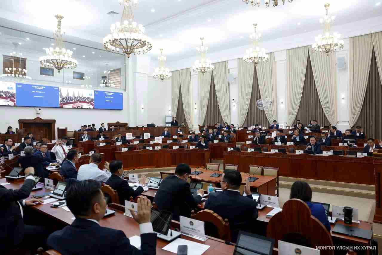УИХ санал хураах төхөөрөмжөө ч ажиллуулж чадахгүй болтлоо "ёроолдоо тулжээ"