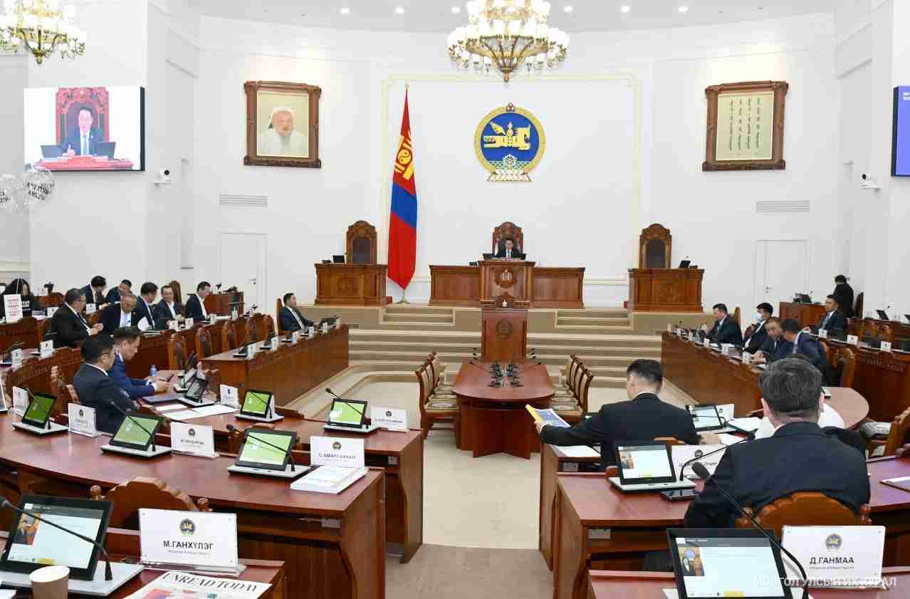 Монголчуудыг өртэй үлдээх гадны даалгавар хэрэгжиж байна