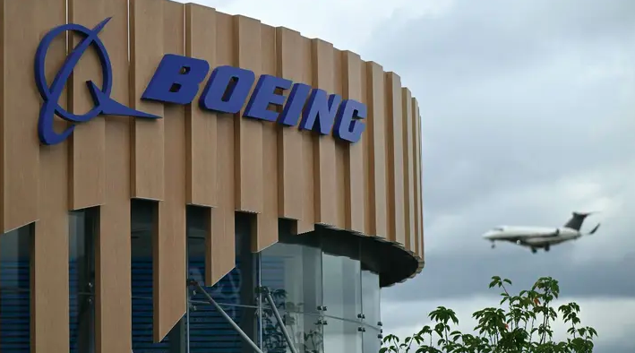 “Boeing”-ийн хувьцааны ханш унажээ
