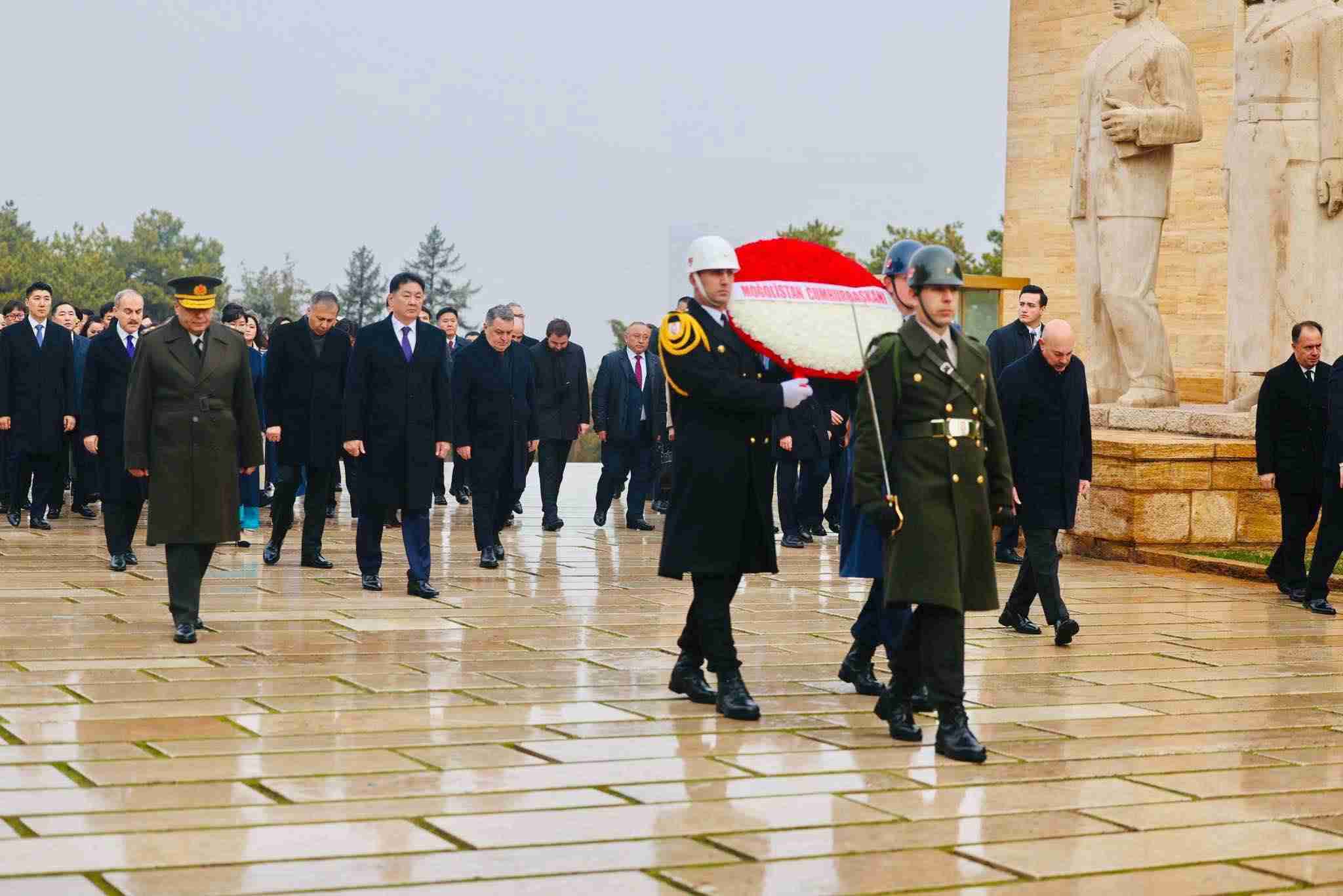 Ерөнхийлөгч У.Хүрэлсүх “Ататуркийн бунхан цогцолбор”-т хүндэтгэл үзүүллээ