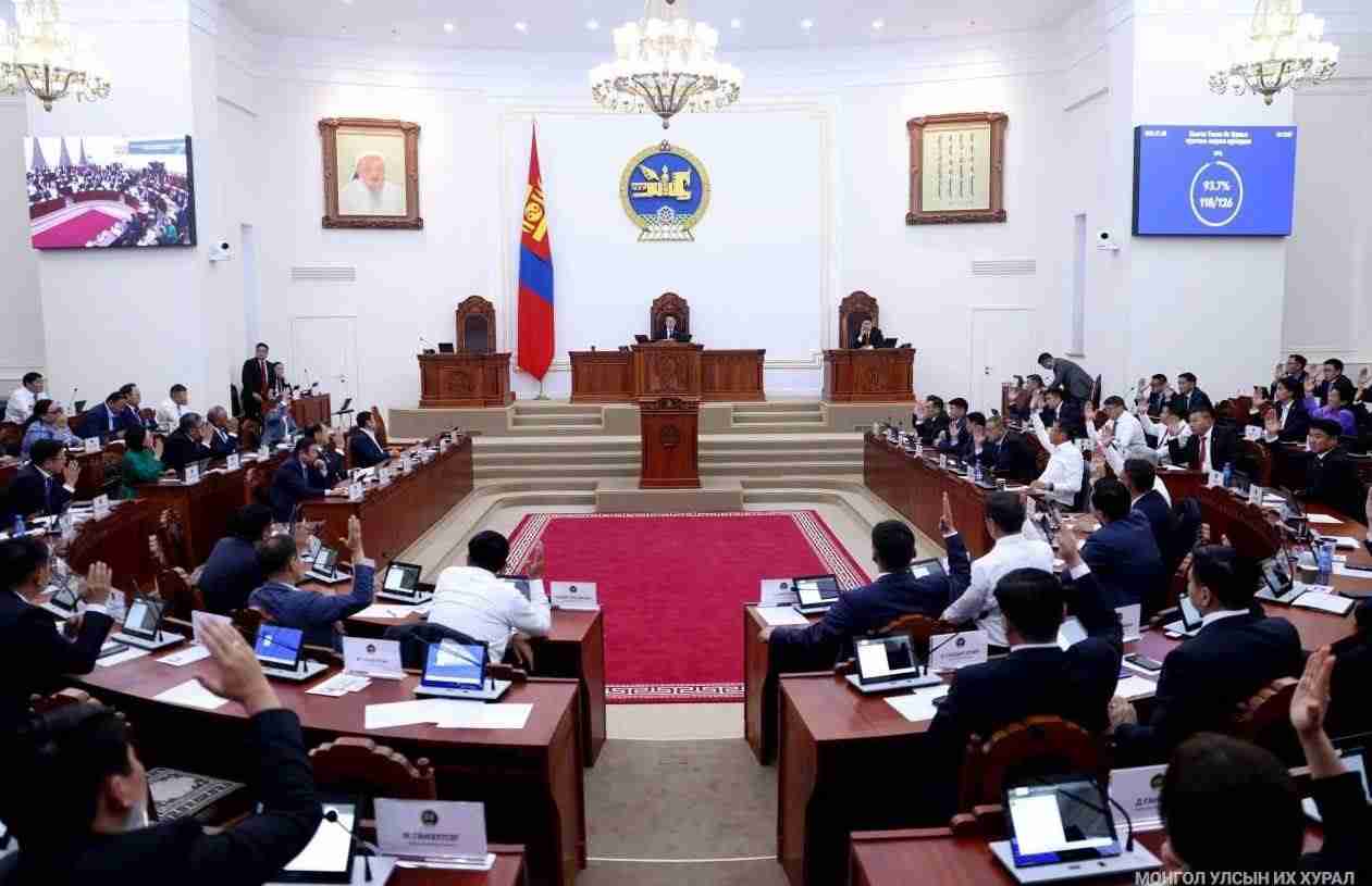 Хархорум хотын төлөвлөлт, бүтээн байгуулалт, хөгжлийг дэмжих тухай хуулийн төсөл болон хамт өргөн мэдүүлсэн хууль, тогтоолын төслүүдийг эцэслэн батлав