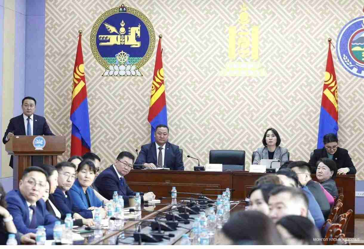 УИХ-ын дарга Д.Амарбаясгалан Увс аймгийн шүүх, хуулийн байгууллагын төлөөлөлтэй уулзаж, “Хоршоологчдын зөвлөгөөн”-д оролцлоо
