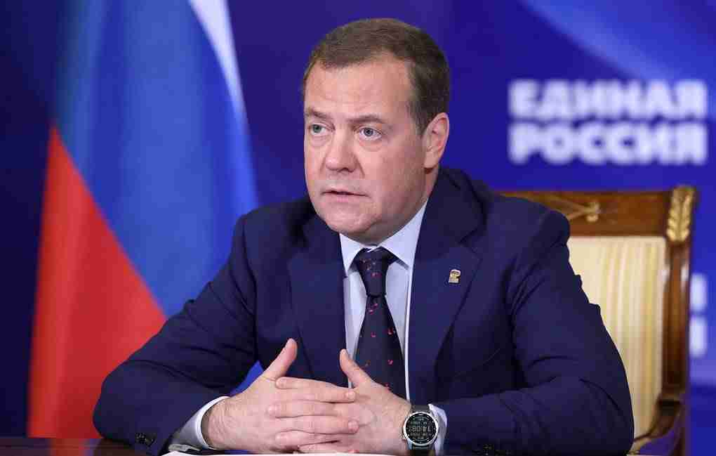 Д.Медведев Оросыг аврах цорын ганц зам бол Украиныг ялах гэв