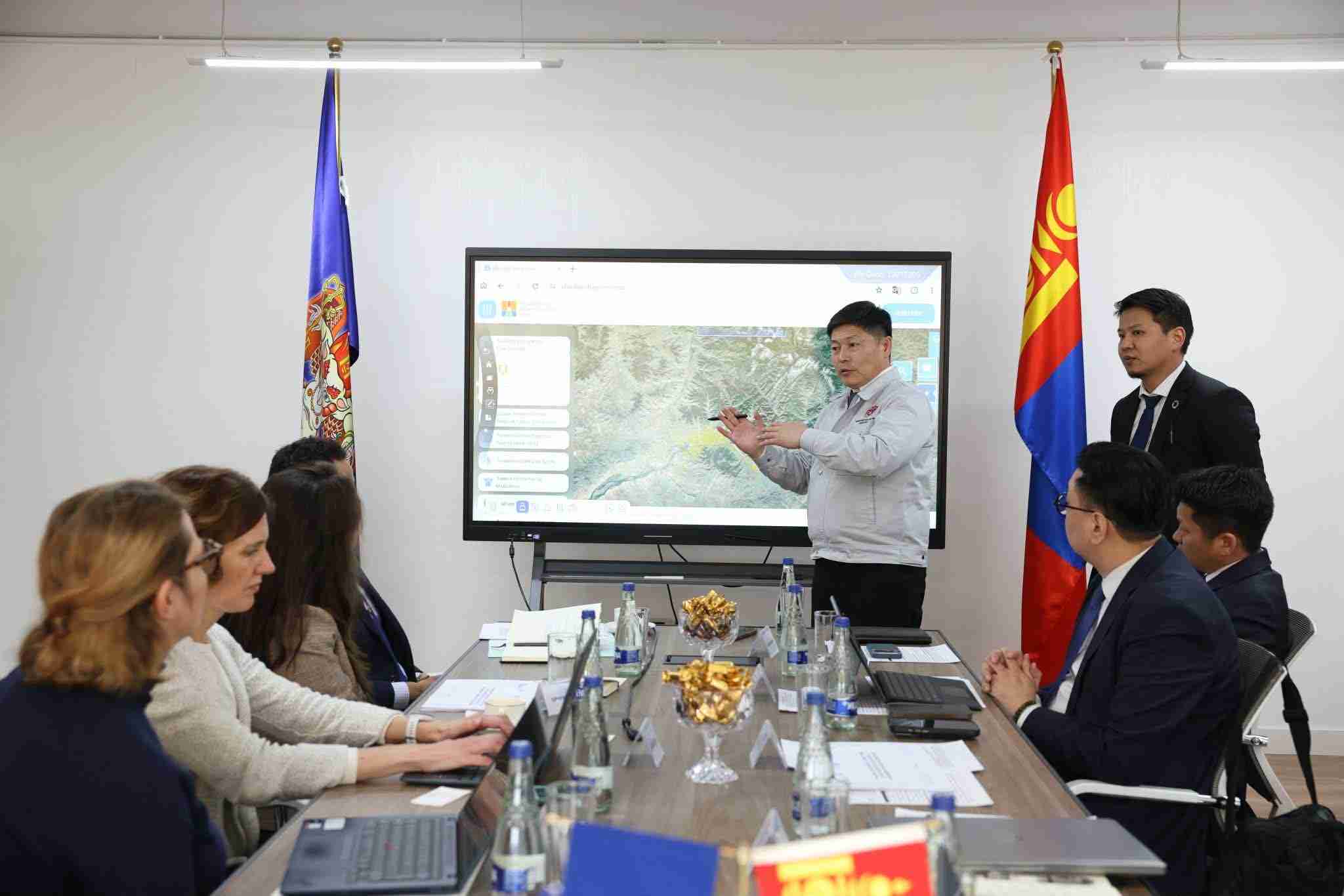 Хотын дарга Х.Нямбаатар Франц улсын “Veolia” группийн төлөөлөгчидтэй уулзлаа