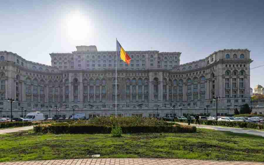Румынд хагас жил үргэлжилсэн улс төрийн хямрал зогслоо