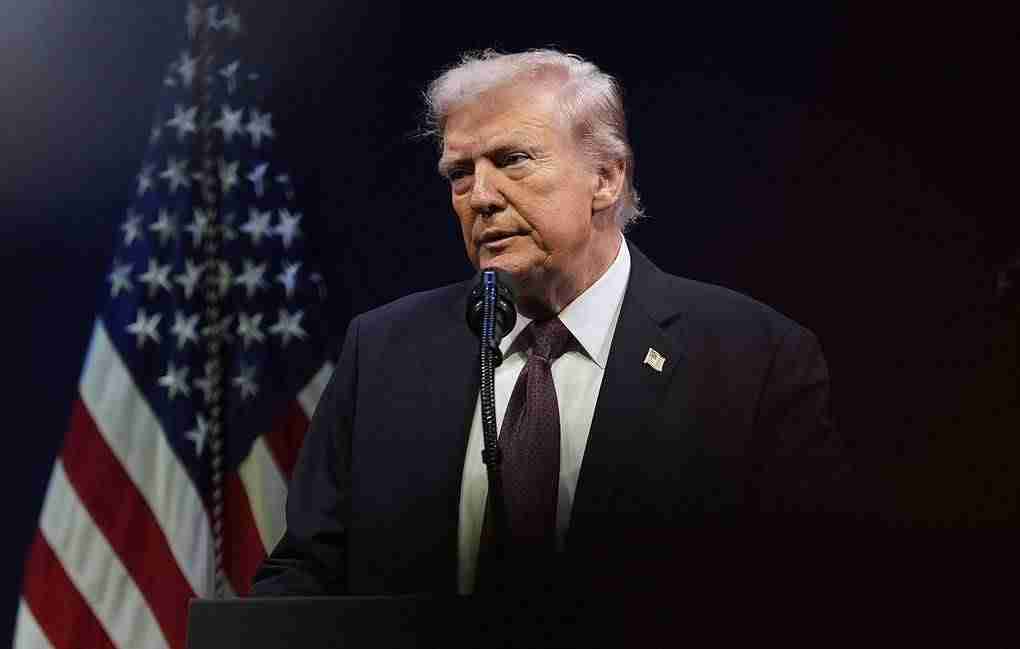 АНУ-д Трампийн нэр хүнд ямар байна вэ?